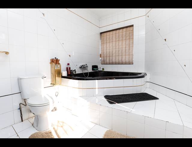 4 BEDROOM HOUSE FOR SALE IN GREENWOOD PARK